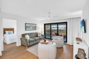 Deluxe Condo - Modern Furnishings and Great View